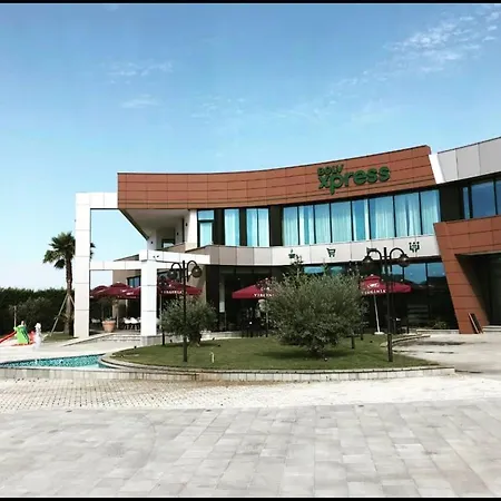 Coco Hotel *