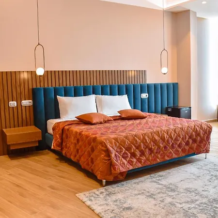 Coco Hotel *